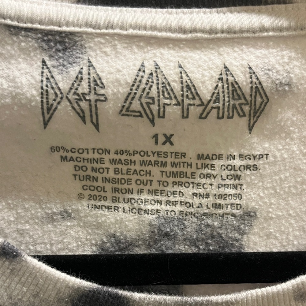 Def Leppard Tie-Dye Leopard Graphic Sweatshirt - Picture 2 of 3